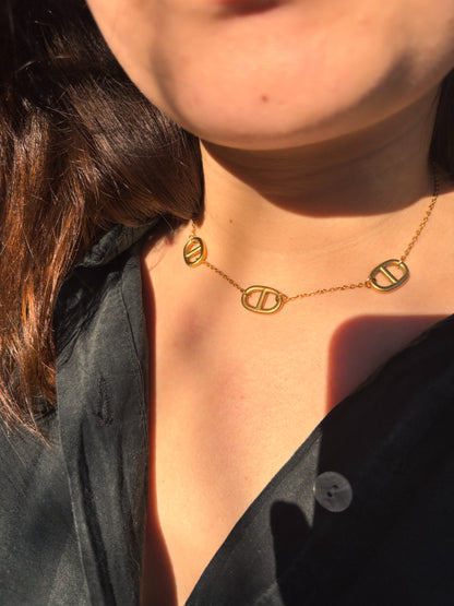 COLLIER ELLA